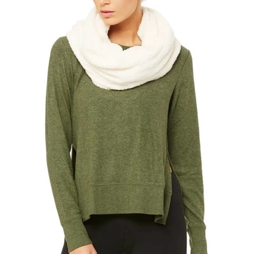ALO yoga Nordic nights infinity scarf